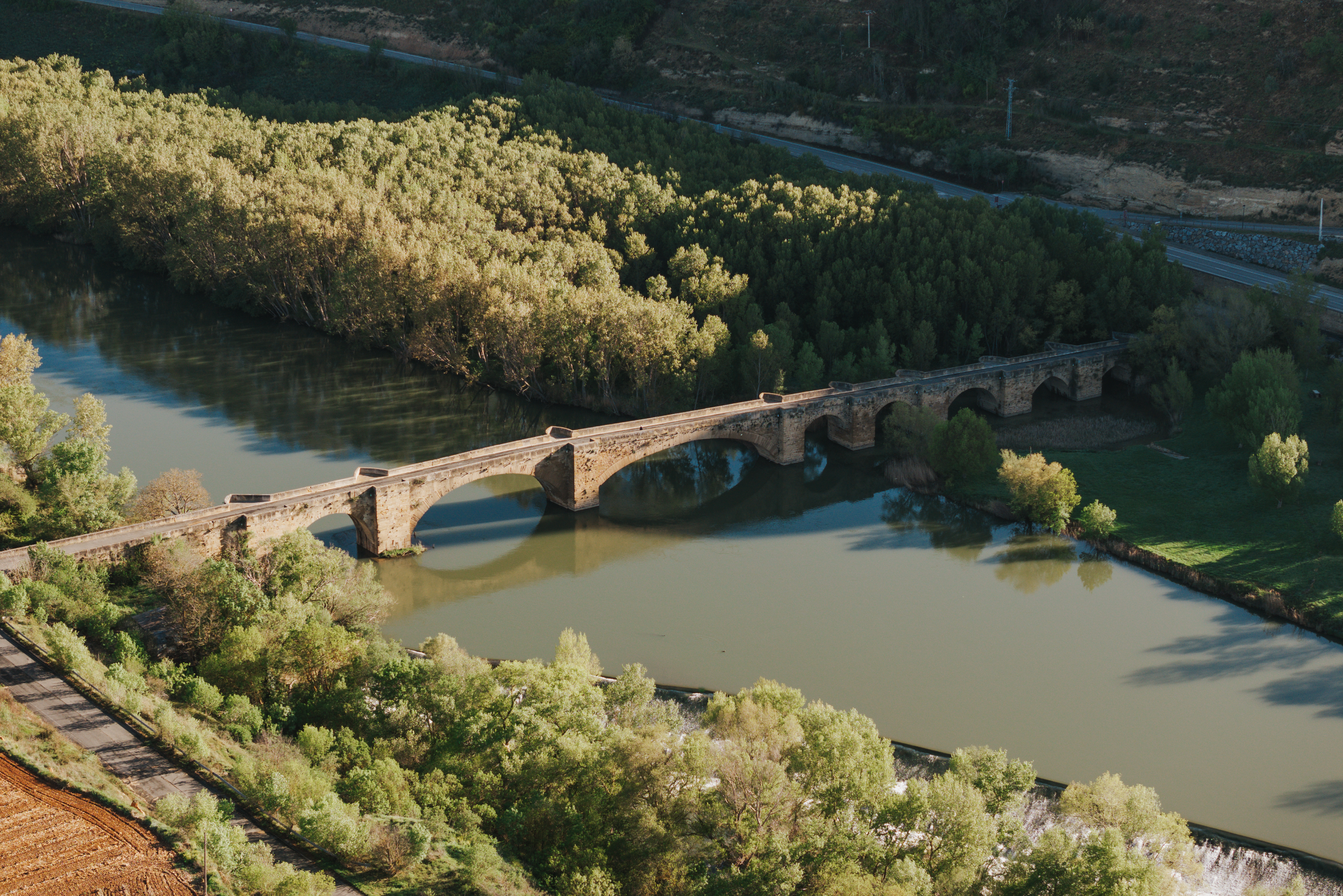 Puente Medieval sobre el río Ebro (San Vicente de la Sonsierra)